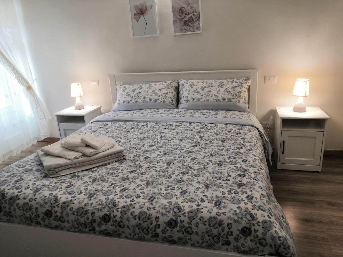 Casa Sabina Hotel Intra Bagian luar foto